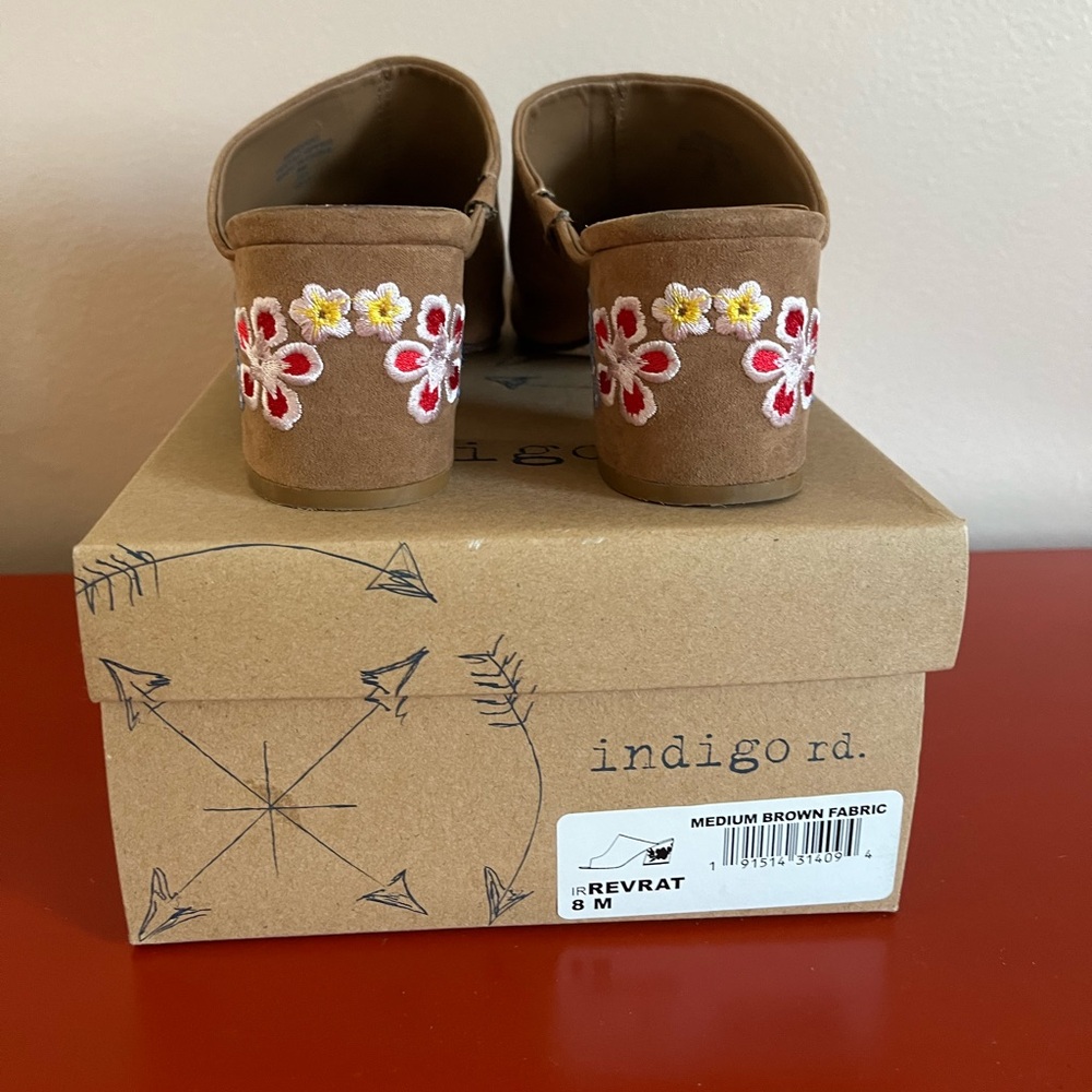 Indigo Rd brown heeled mules with perfect embroidery on heels. So cute & comfy🌸 - Picture 13 of 15